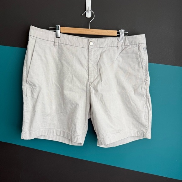 Lululemon Athletica Light Gray Men's Shorts size 38 - Picture 1 of 9